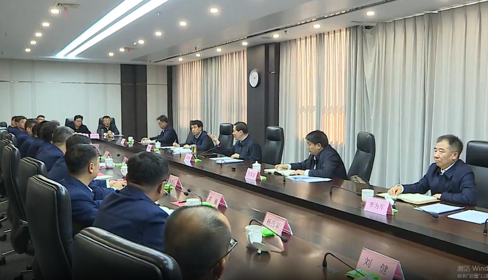 张超超在中国电科产业基础研究院和网络通信研究院调研